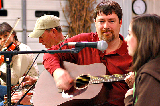 pickin-grinnin-featuredb