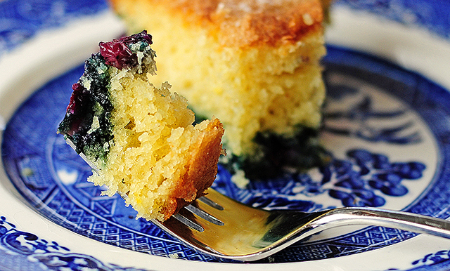 blueberry-lemon-buttermilk-cake-slider