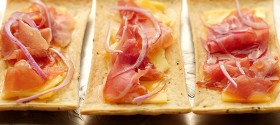 honey-proscuitto-appetizer-2b honey-proscuitto-appetizer-2b