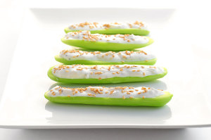 Cucumber Boats with Easy Greek Yogurt Dip Recipe