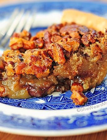 Chocolate Bourbon Pecan Pie Recipe | shewearsmanyhats.com