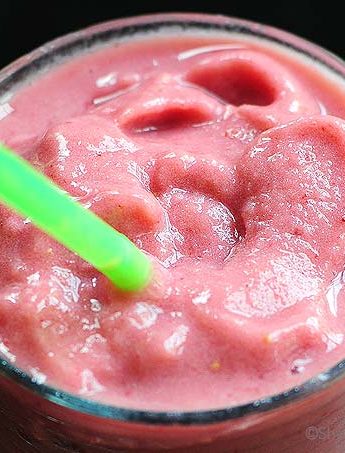 Easy Rhubarb Strawberry Smoothie Recipe