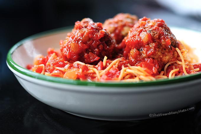 https://shewearsmanyhats.com/wp-content/uploads/2013/01/spaghetti-meatballs-3-new.jpg