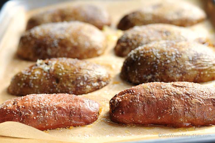 Easy Quick Baked Potatoes Recipe | shewearsmanyhats.com