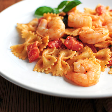 Creamy Lemon Pepper Shrimp and Pasta with Basil and Tomatoes