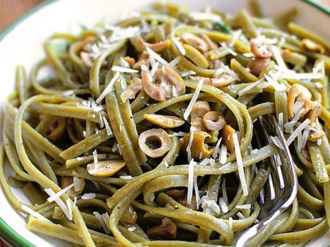 Spinach Pasta with Olives Basil Garlic and Lime