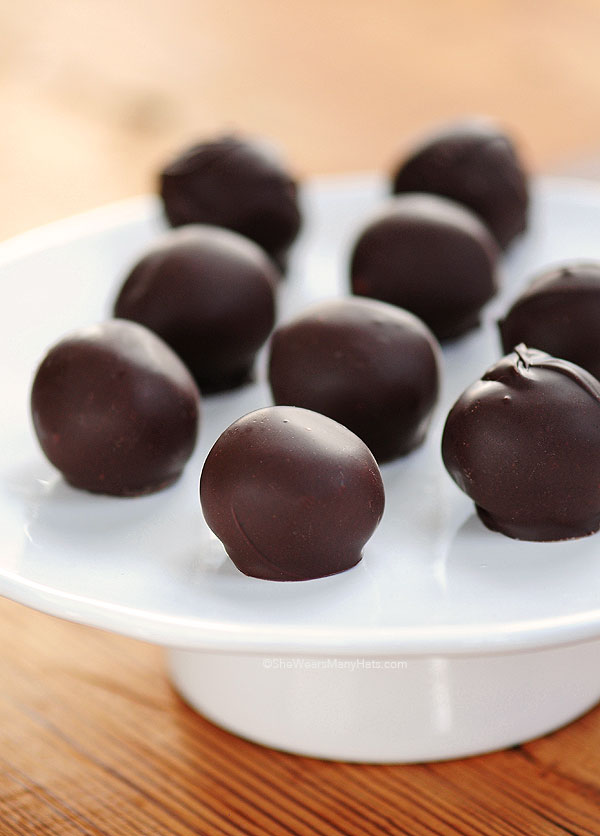 Chocolate Peanut Butter Balls Recipe | shewearsmanyhats.com