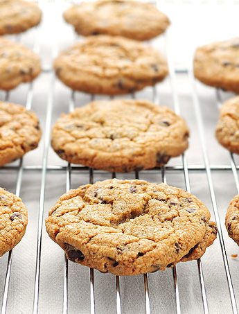 Perfect Chocolate Chip Cookies Recipe | shewearsmanyhats.com