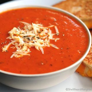 Quick and Easy Tomato Soup Recipe | shewearsmanyhats.com
