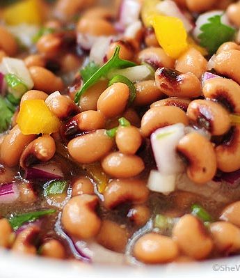 Blackeye Pea Salad Recipe | shewearsmanyhats.com