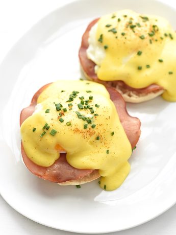 Eggs Benedict Recipe | shewearsmanyhats.com