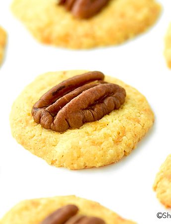 Homemade Cheese Crackers with Pecans Recipe These wafer-like crackers are so easy to make right and home and are perfect for entertaining, especially during the holidays. | shewearsmanyhats.com #cheese #crackers #recipe