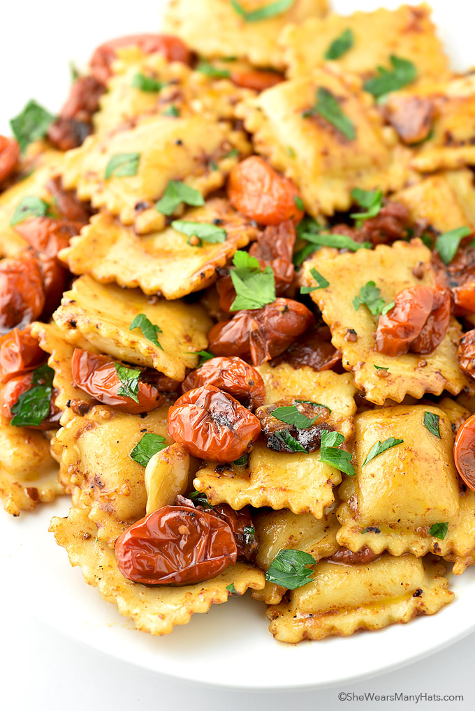 Easy Spicy Garlic Tomato Cheese Ravioli Recipe | She Wears Many Hats