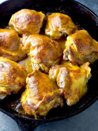 Delicious Honey Mustard Chicken Thighs Recipe | shewearsmanyhats.com