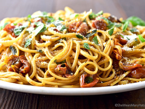 Roasted Tomato Garlic Pasta - She Wears Many Hats