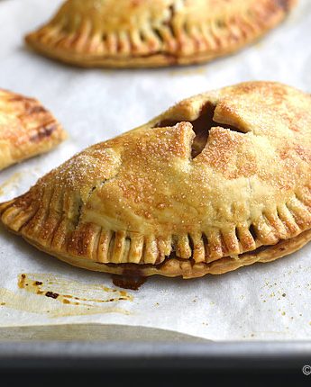 Easy Baked Apple Hand Pies Recipe | shewearsmanyhats.com