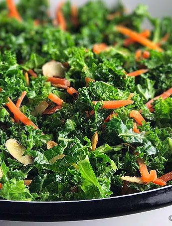 Garlicky Orange Kale Salad Recipe | shewearsmanyhats.com