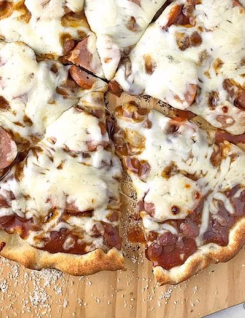 Easy Grilled Cowboy Pizza Recipe | shewearsmanyhats.com
